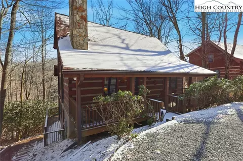 380 Devils Lake Dr, Seven Devils, NC 28604 photo 3