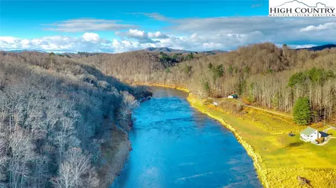 7 Legra Rd, Grassy Creek, NC 28631