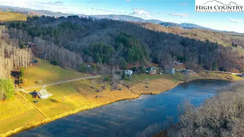 7 Legra Rd, Grassy Creek, NC 28631