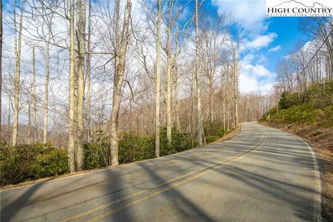 1122 Pine Ridge Rd, Beech Mountain, NC 28604