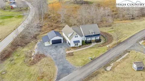 153 Crossmor Dr, Todd, NC 28684 photo 2