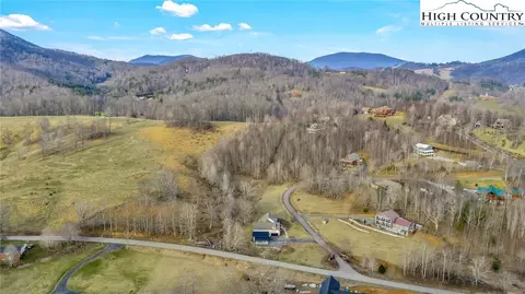 153 Crossmor Dr, Todd, NC 28684 photo 3