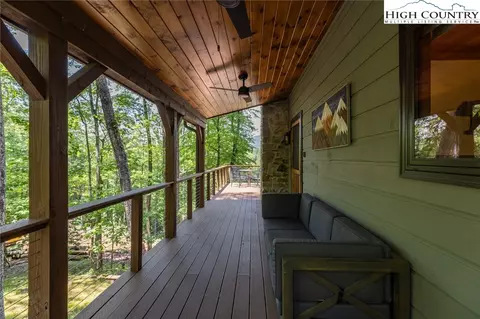 251 Deer Run Rd, Deep Gap, NC 28618 photo 2
