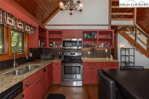 251 Deer Run Rd, Deep Gap, NC 28618 photo 12