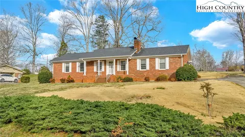 376 Northwood Hills Rd, North Wilkesboro, NC 28659