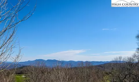 220 Northridge Rd #25, Beech Mountain, NC 28604