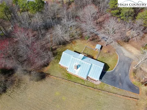 120 Skyline Dr, Elkin, NC 28621