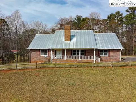 120 Skyline Dr, Elkin, NC 28621