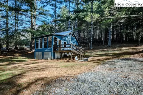 326 Deer Ridge Ln, Sparta, NC 28675
