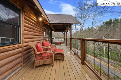 Exterior - 1520 Bamboo Rd, Boone, NC 28607 photo 5 of 10