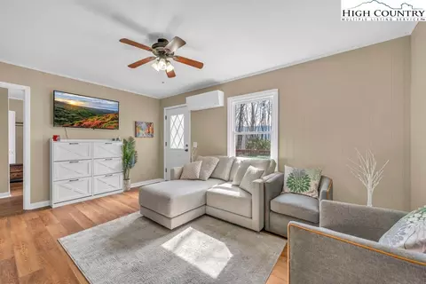 837 Pine Ridge Rd, Beech Mountain, NC 28604