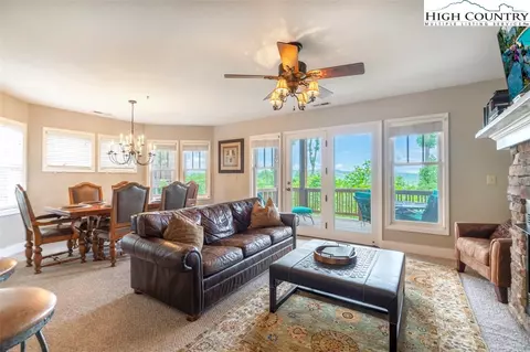 299 Indian Paintbrush Dr #R211, Banner Elk, NC 28604
