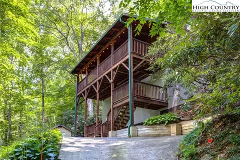 133 Cliffwood Dr, Banner Elk, NC 28604