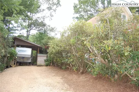 158 Trillium Rd, Newland, NC 28646