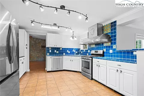 Kitchen - 167 Wagon Wheel Ln, Deep Gap, NC 28618 photo 2 of 3