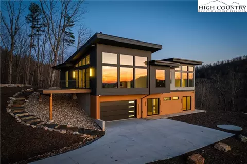 463 Summit Trl, Nebo, NC 28761