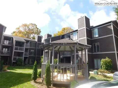 176 Royal Oaks Dr #135, Blowing Rock, NC 28605