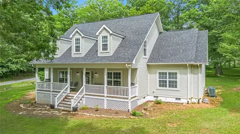 140 New Beginnings Dr, West Jefferson, NC 28694
