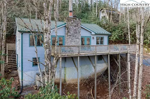 131 Hemlock Rd, Banner Elk, NC 28604