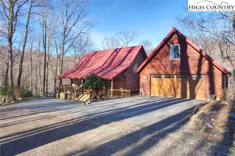 140 Vixen Den Dr, Zionville, NC 28698
