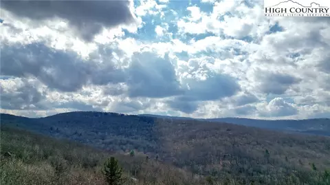 148 Rhododendron Dr, Beech Mountain, NC 28604 photo 8