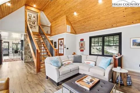 Living - 313 Birch, Boone, NC 28607 photo 3 of 4