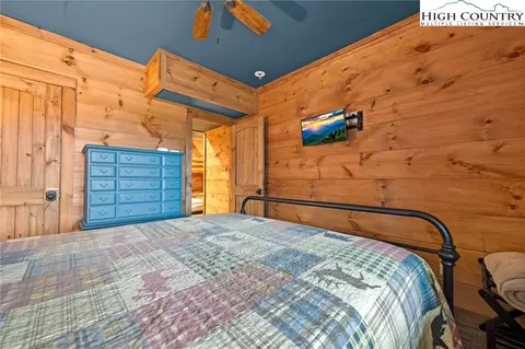 Bedroom - 337 Rivers Crest Rd, Boone, NC 28607 photo 7 of 8