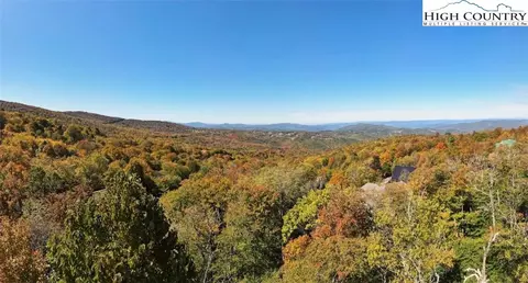 116 N Pinnacle Ridge Dr, Beech Mountain, NC 28604