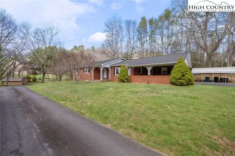 154 Alton Ln, Boone, NC 28607 photo 2