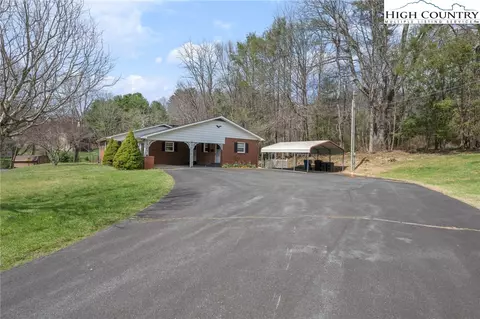 154 Alton Ln, Boone, NC 28607 photo 3