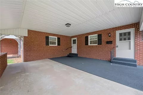 154 Alton Ln, Boone, NC 28607 photo 5