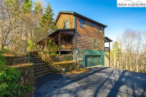 672 Kalmia Ln, Boone, NC 28607