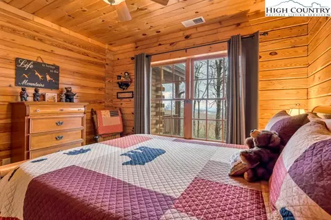 Bedroom - 3043 Junaluska Rd, Boone, NC 28607 photo 6 of 12