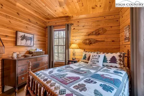 Bedroom - 3043 Junaluska Rd, Boone, NC 28607 photo 4 of 12