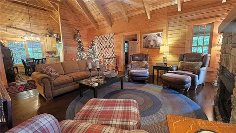 Living - 3043 Junaluska Rd, Boone, NC 28607 photo 2 of 5