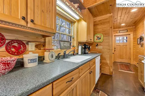 Kitchen - 3043 Junaluska Rd, Boone, NC 28607 photo 2 of 4