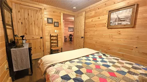 Bedroom - 3043 Junaluska Rd, Boone, NC 28607 photo 8 of 12