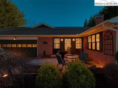 438 Glade Valley Rd, Glade Valley, NC 28627