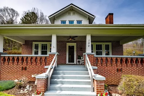 150 Wm Hardy Mast Rd, Sugar Grove, NC 28679