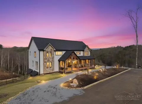 457 Autumn Leaf Way, Crumpler, NC 28617