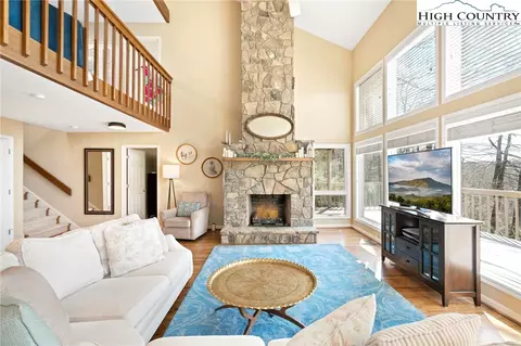 117 Sorrento Park Dr, Blowing Rock, NC 28605