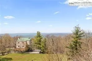 101 Courtside Ln #A5, Beech Mountain, NC 28604