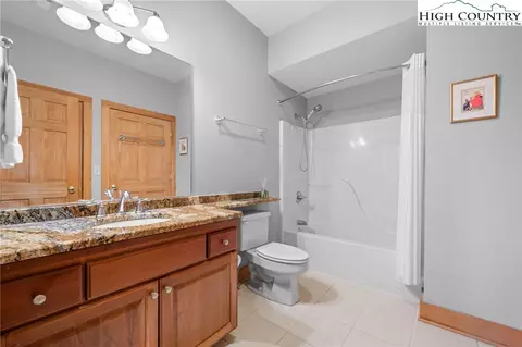 Bath - 1690 Evergreen, Boone, NC 28607 photo 2 of 6