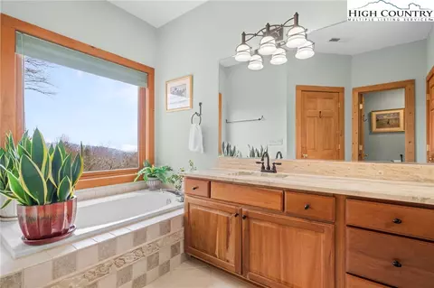 Bath - 1690 Evergreen, Boone, NC 28607 photo 4 of 6