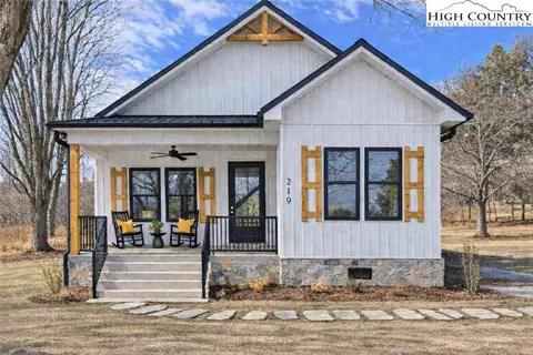 219 Grayson St, Sparta, NC 28675