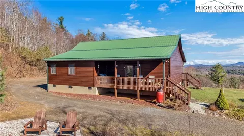 619 Falcon Ridge Dr, West Jefferson, NC 28694