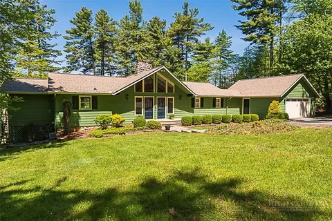 442 Country Club Rd, Glade Valley, NC 28627