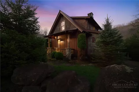 38 Eagle Cottage Ln, Banner Elk, NC 28604