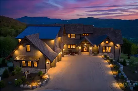 72 Valley Ct, Banner Elk, NC 28604