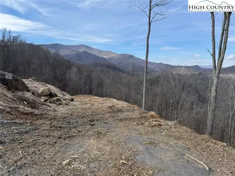 tbd Pinnacle Vw, Elk Park, NC 28622